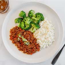 Chili Con Carne, Riced Cauliflower, Steamed Broccoli